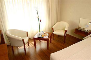 Hotel Quorum Golf, Tenis & Spa คอร์โดบา ภายนอก รูปภาพ